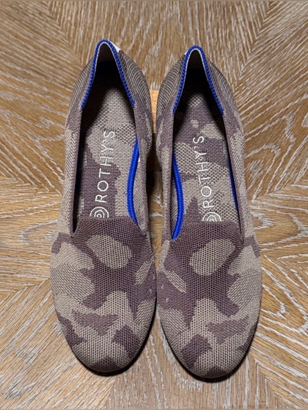 NWOT Rothy's Brown Camo Knit Slip-On Flats with Blue Trim - size 8